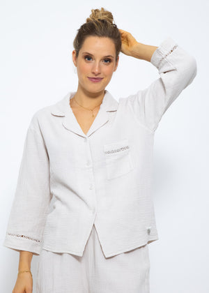 Musselin Pyjamabluse mit Spitzenborte - hellbeige