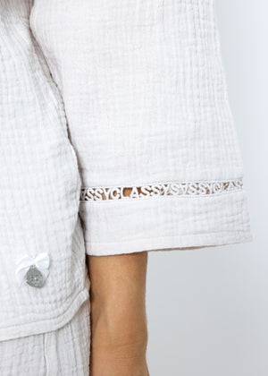 Musselin Pyjamabluse mit Spitzenborte - hellbeige