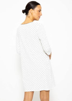 Nightdress with polka dots - white