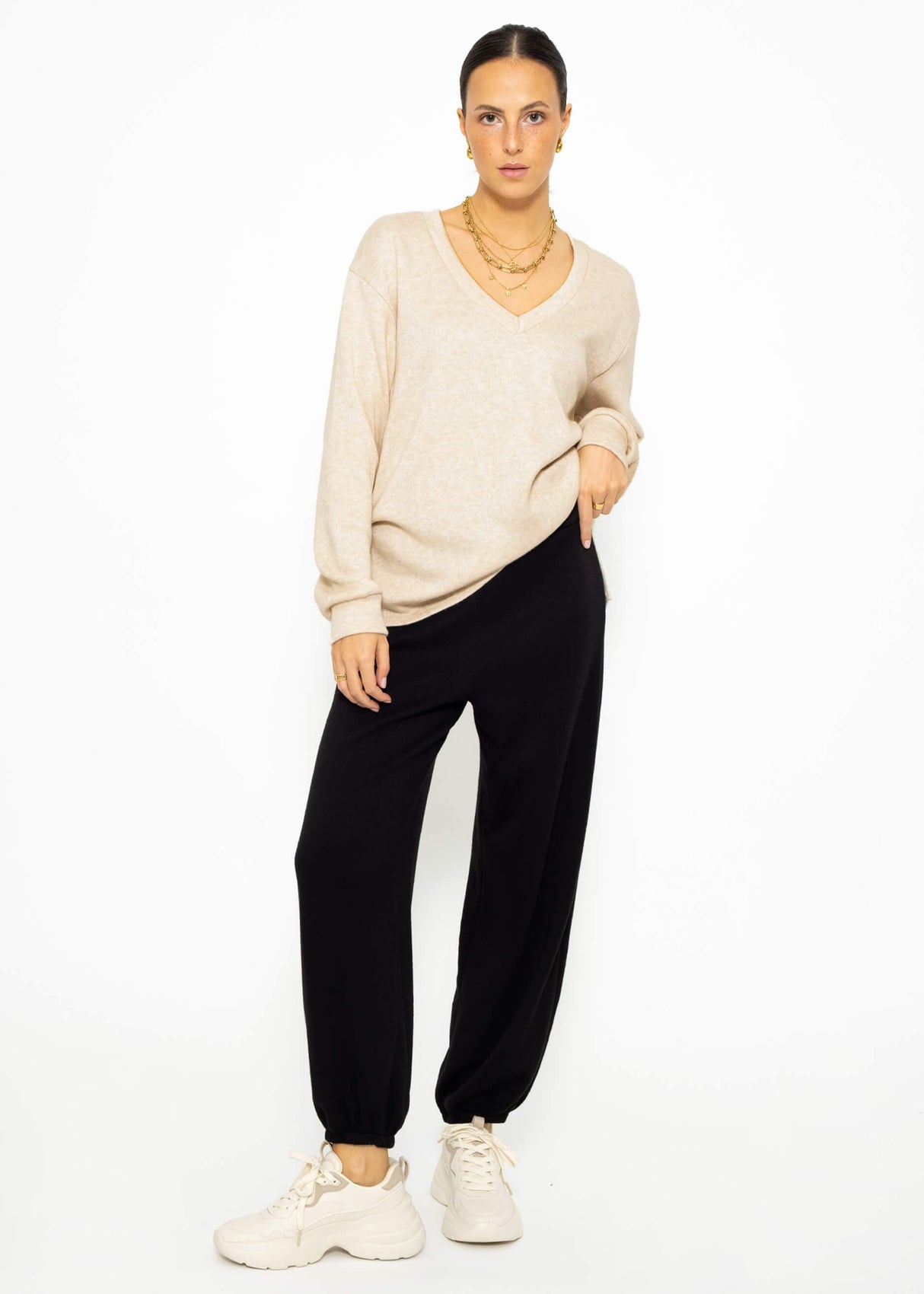 Oversize soft Sweater mit tiefem V-Ausschnitt - beige