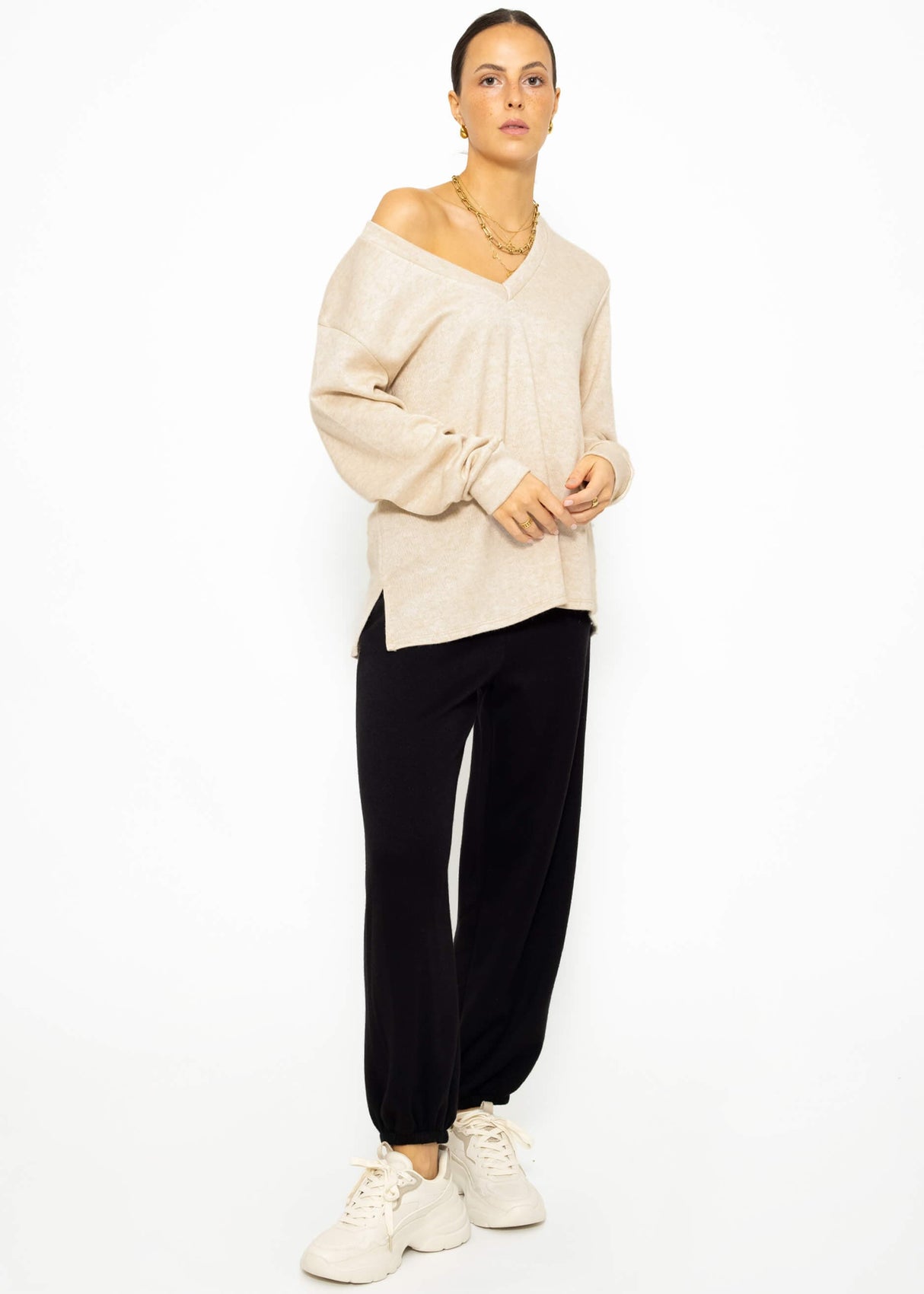 Oversize soft Sweater mit tiefem V-Ausschnitt - beige