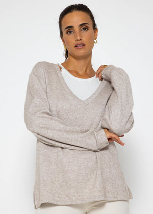 Oversize soft Sweater mit tiefem V-Ausschnitt - taupe