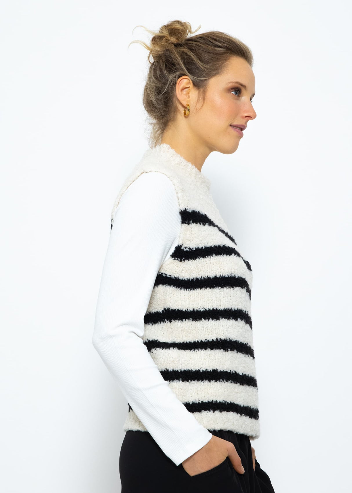 Pullunder mit schwarzen Streifen - offwhite