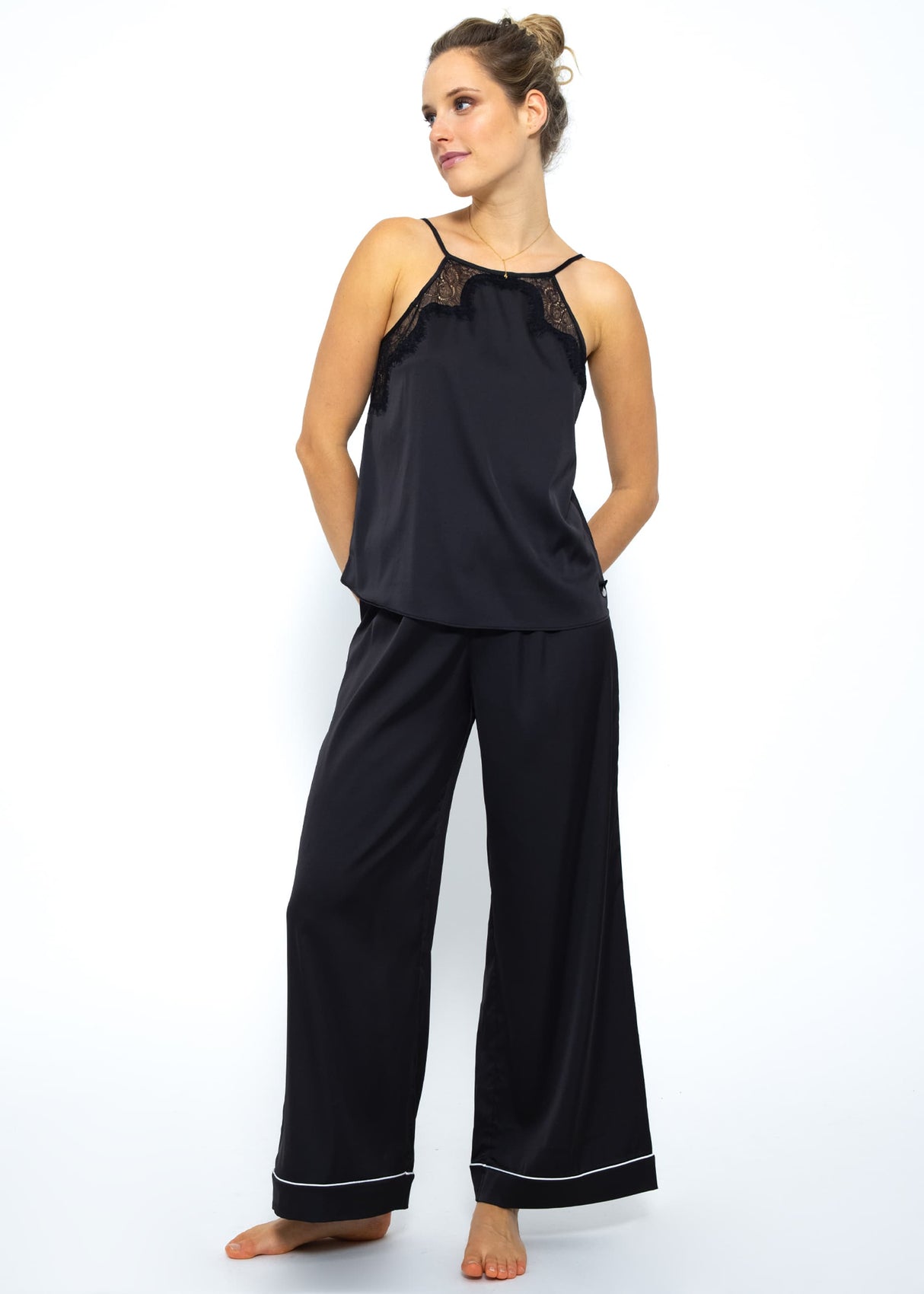 Satin pants with piping - black