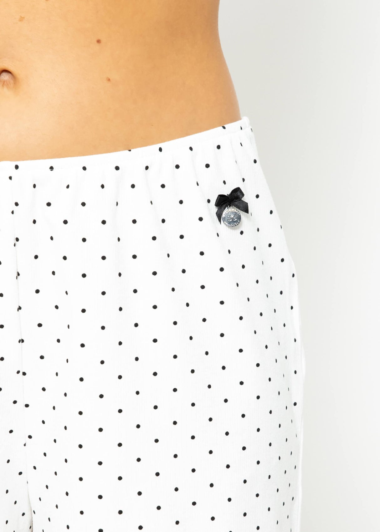 Sleep shorts with polka dots - white