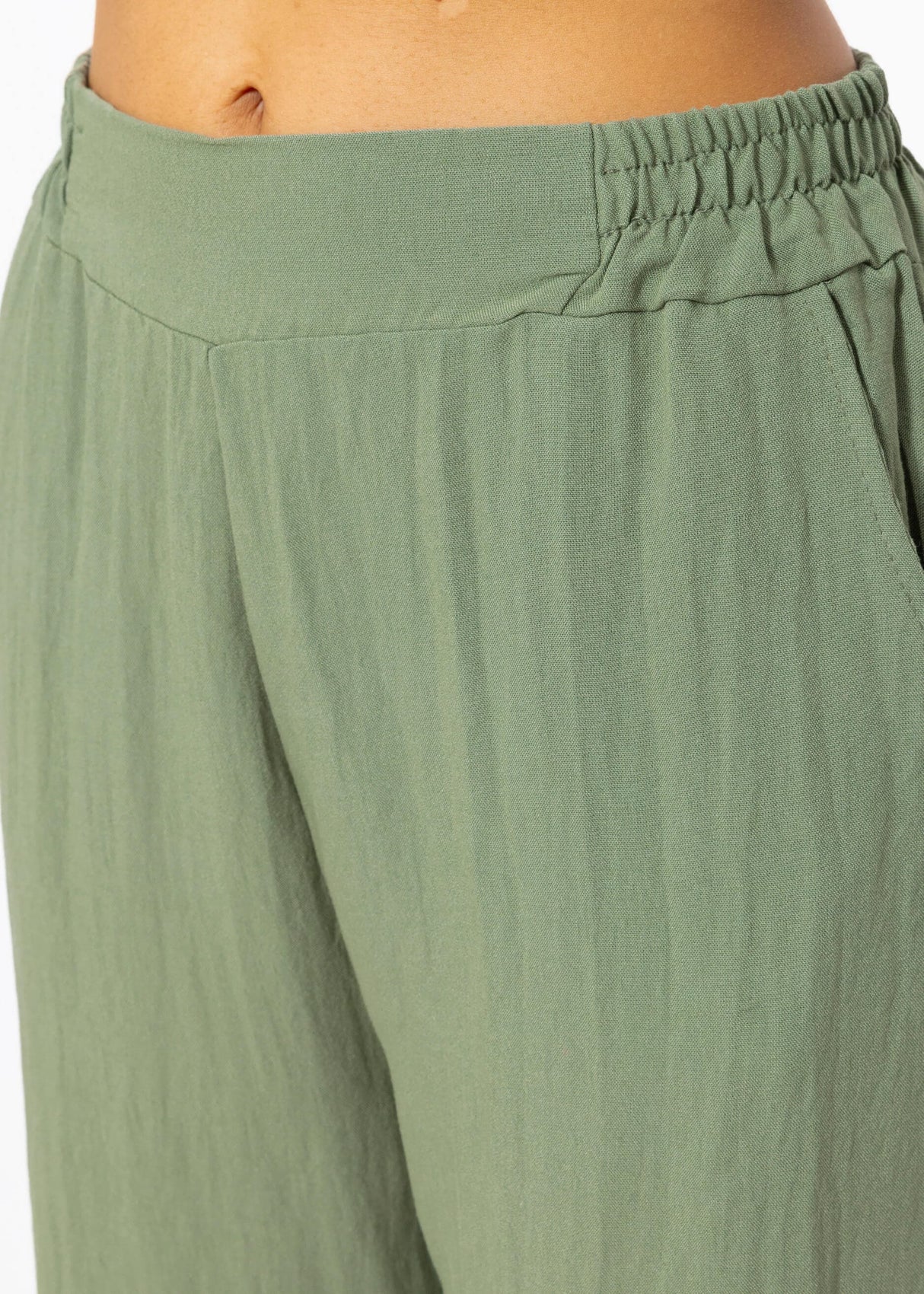 Pull-on trousers in viscose, khaki