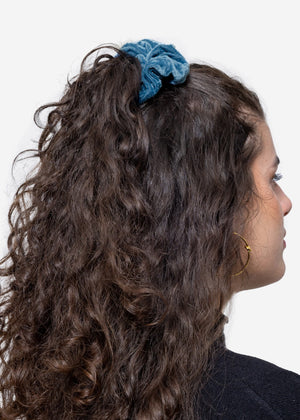 Velvet scrunchie, blue