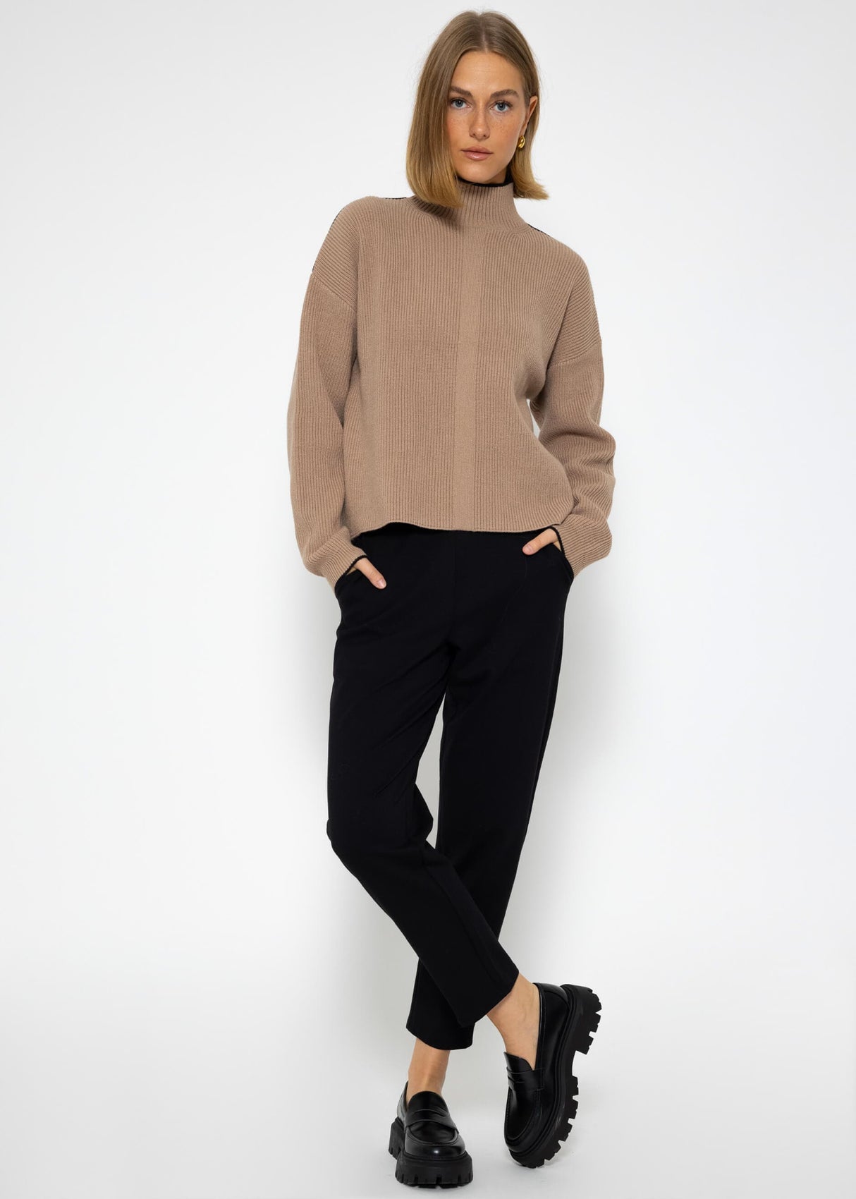 Strickpullover mit farbigen Akzenten - taupe-schwarz
