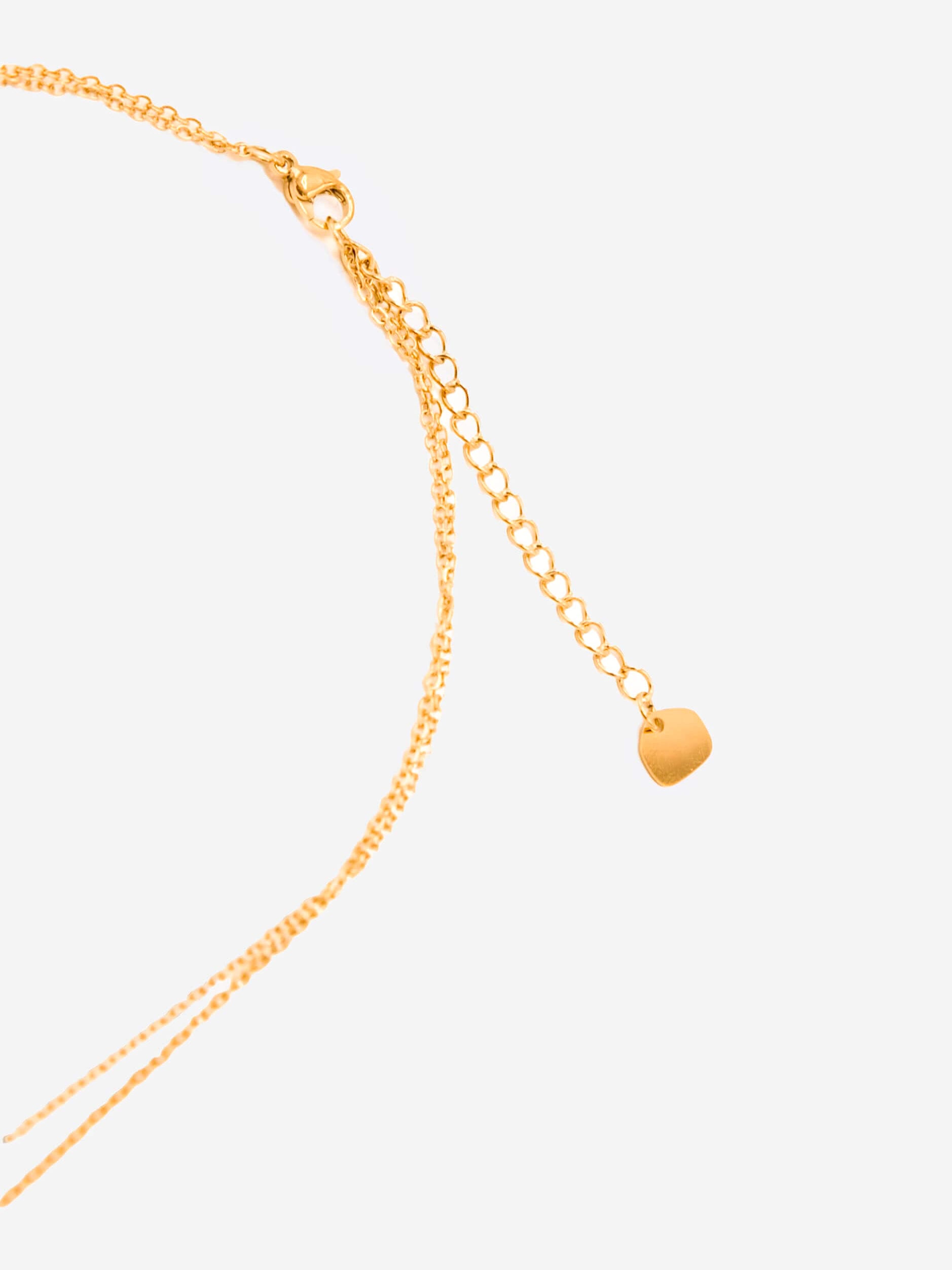 Layered necklace with pendant and delicate discs - gold