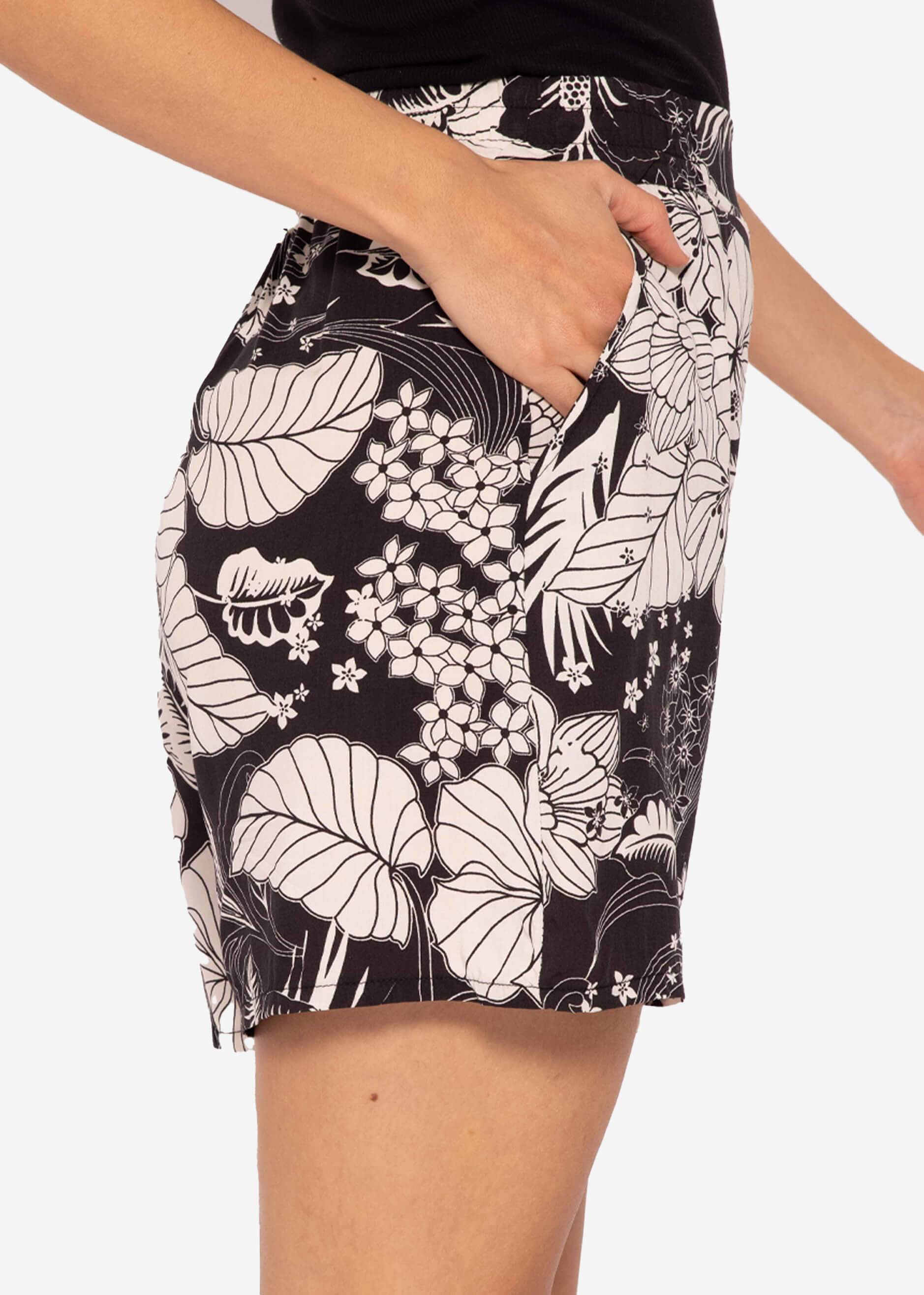 Shorts mit Print - schwarz