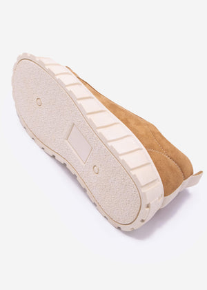 Lace-up shoes with coarse sole, camel