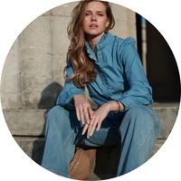 Women's wide-leg jeans in blue, styled with a denim shirt  – Jeans by SASSYCLASSY