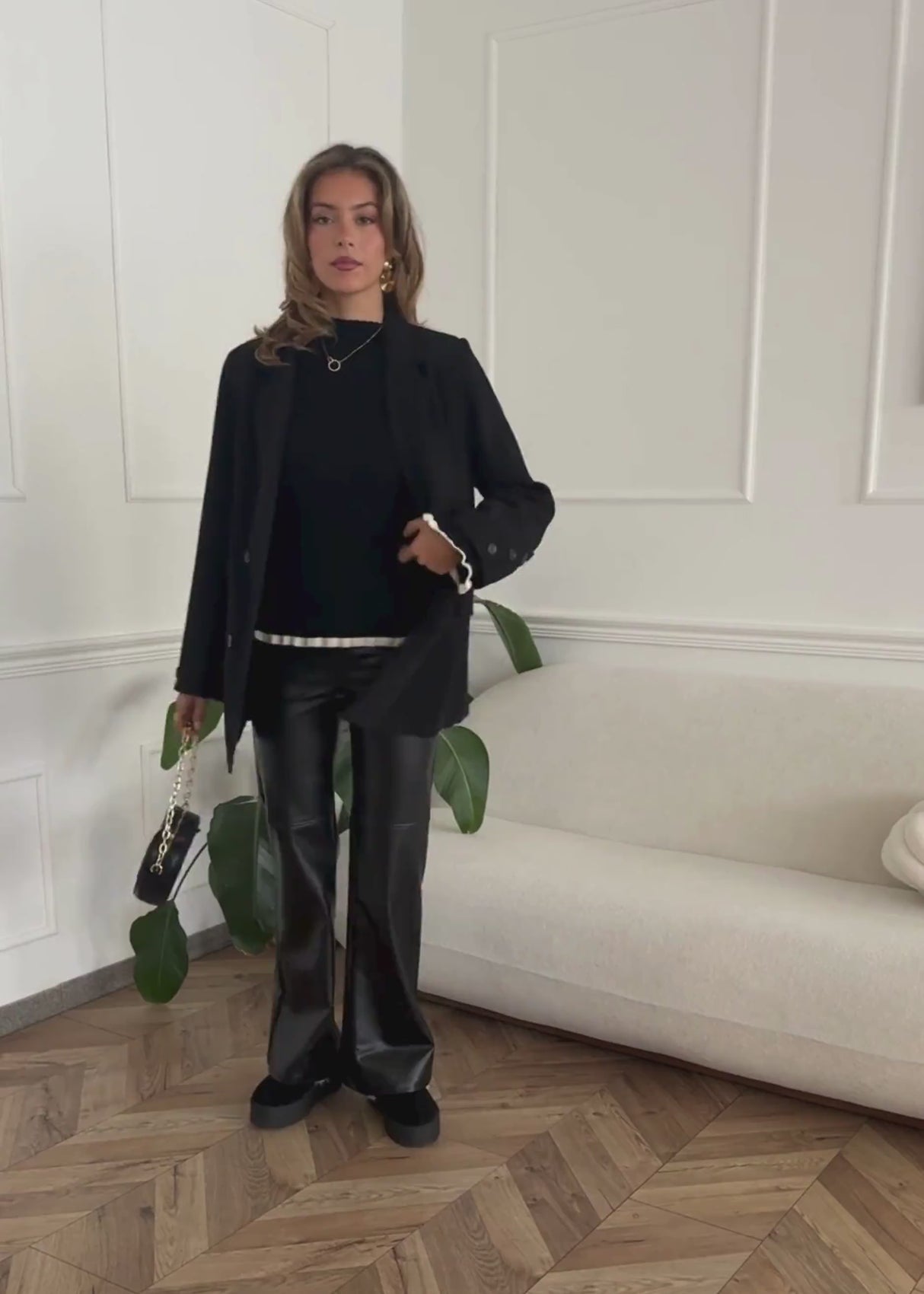 Rippstrickoberteil mit Kontrasteinsätzen - schwarz