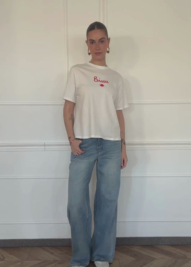 Oversize T-Shirt mit "BISOU" Print - offwhite von SASSYCLASSY