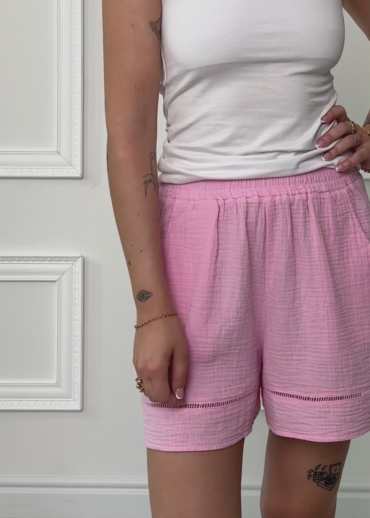 Musselin Shorts mit Spitzenborte - babyrosa by SASSYCLASSY