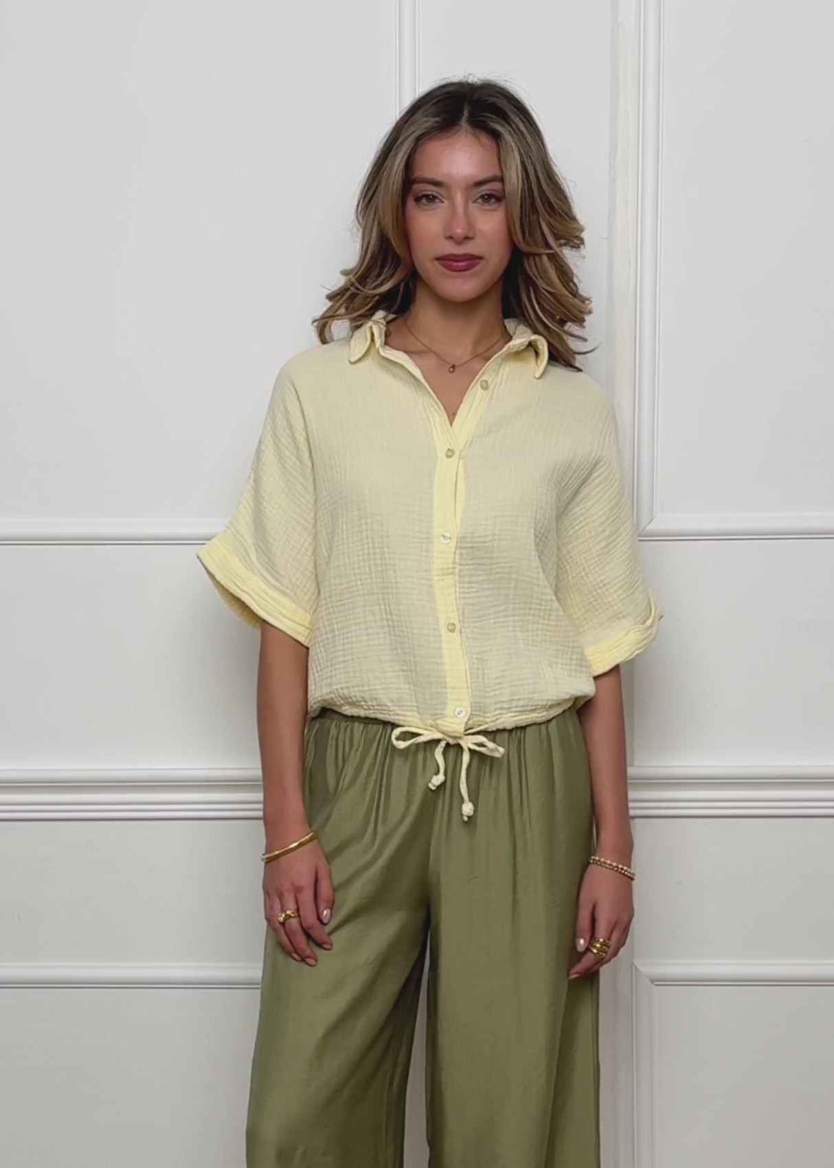 Musselin blouse with a pull tape - butter yellow