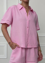 Kurzarm Musselin Bluse mit Spitzenborte - babyrosa