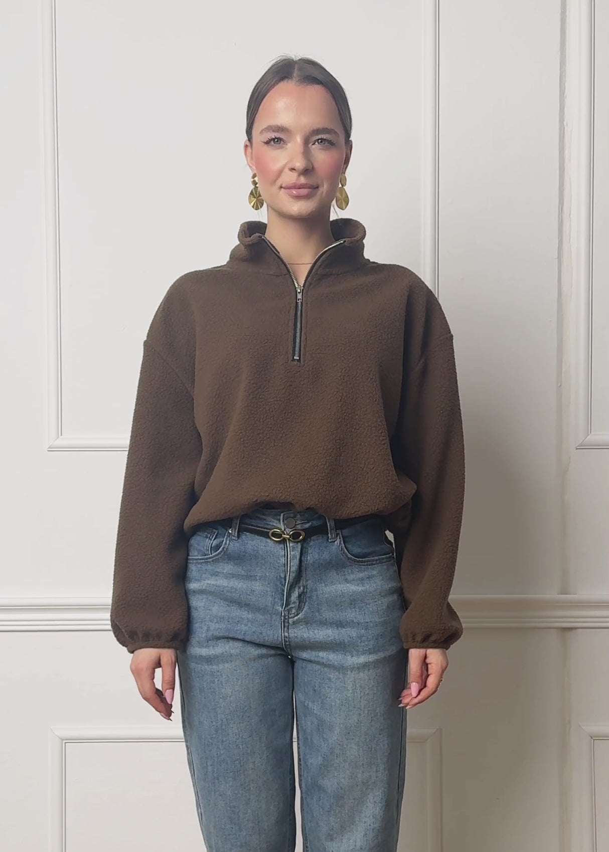 Oversized fleece sweatshirt with zipper - brown by SASSYCLASSY