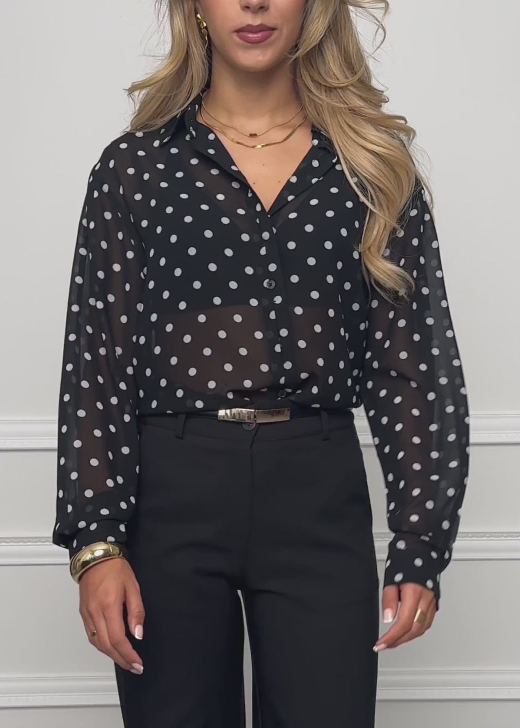 Transparente Bluse mit Pünktchenprint - schwarz