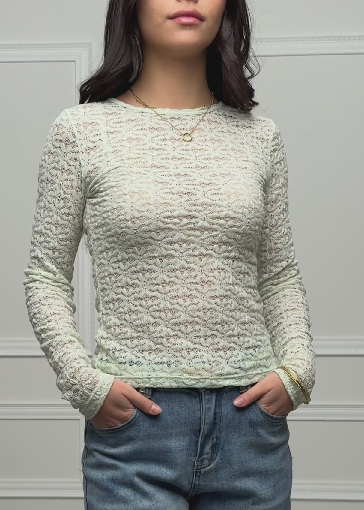 Langarmshirt aus floraler Spitze - salbeigrün von SASSYCLASSY