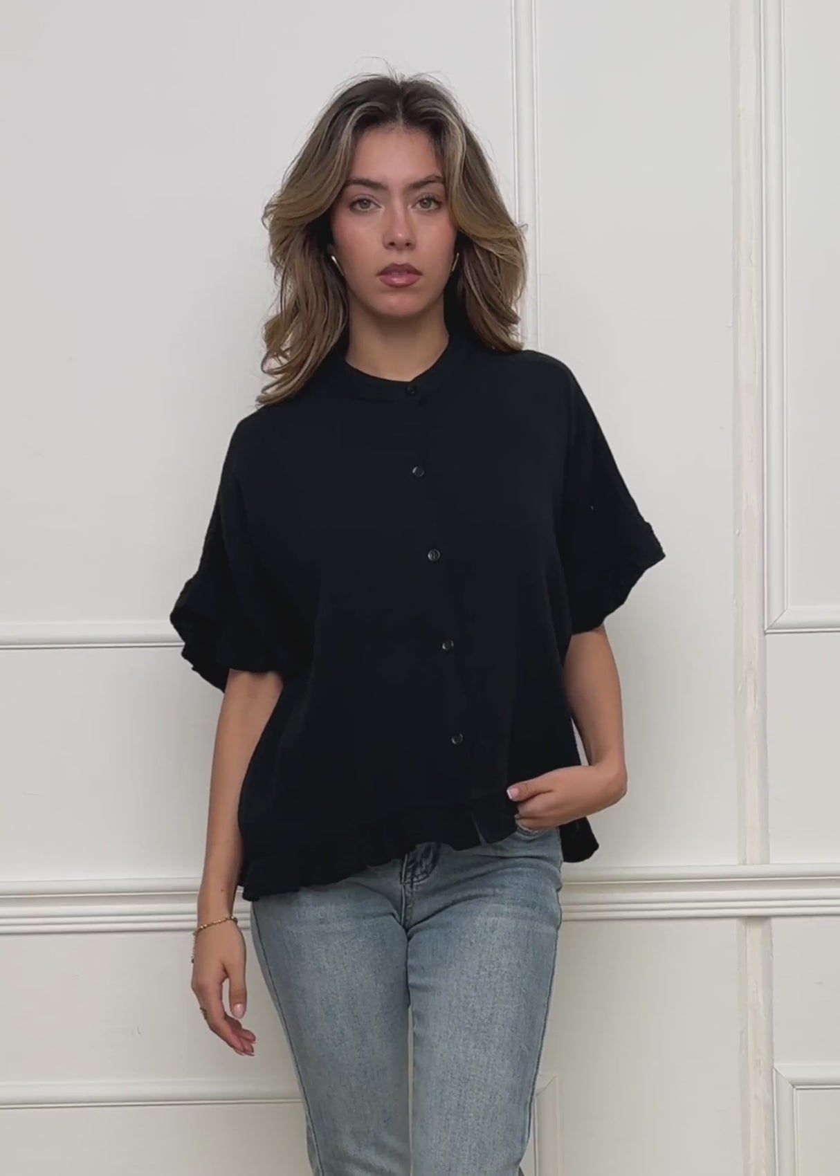 Musselin Bluse mit Rüschensaum - schwarz von SASSYCLASSY