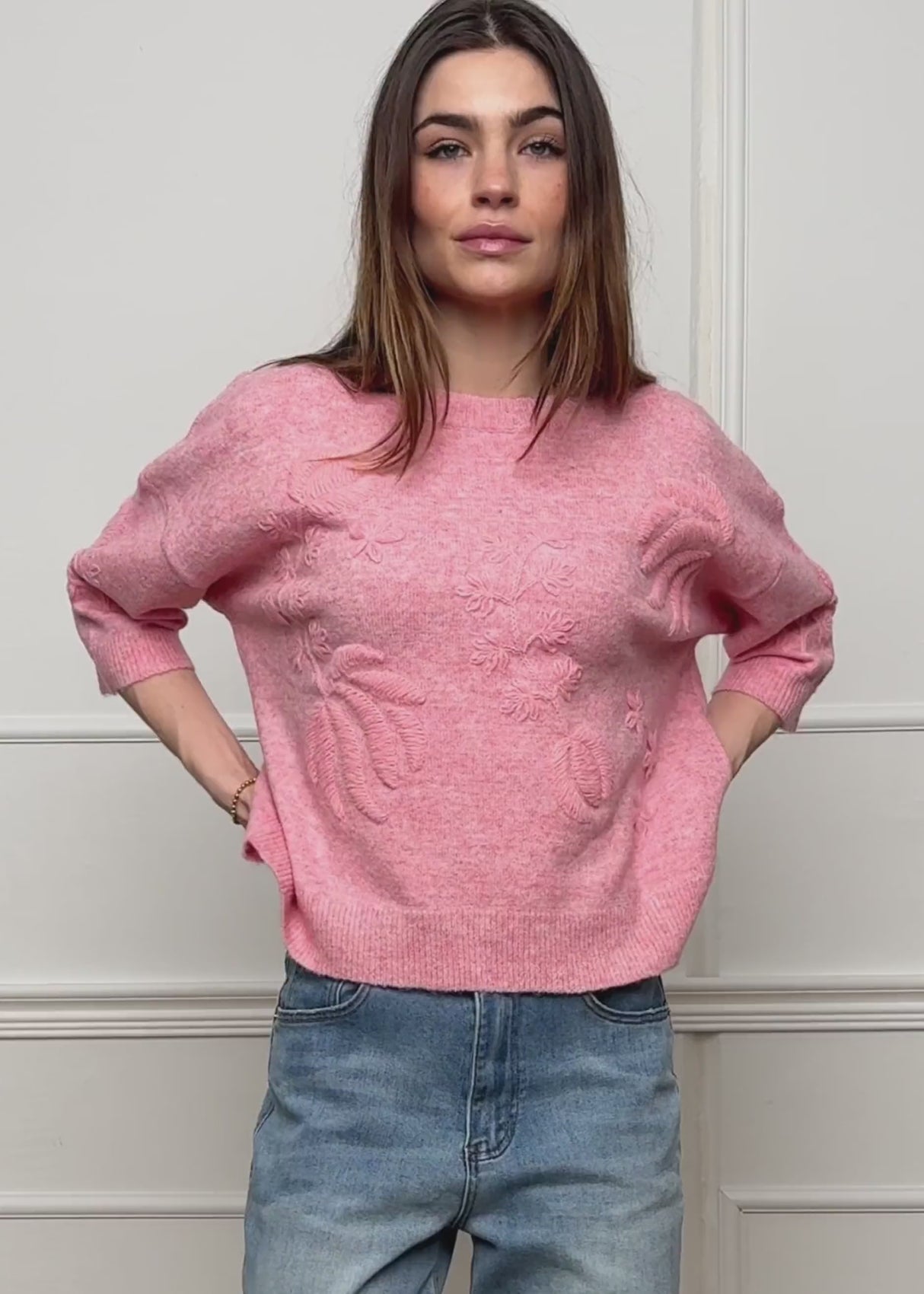 Sweater with floral embroidery - pink by SASSYCLASSY