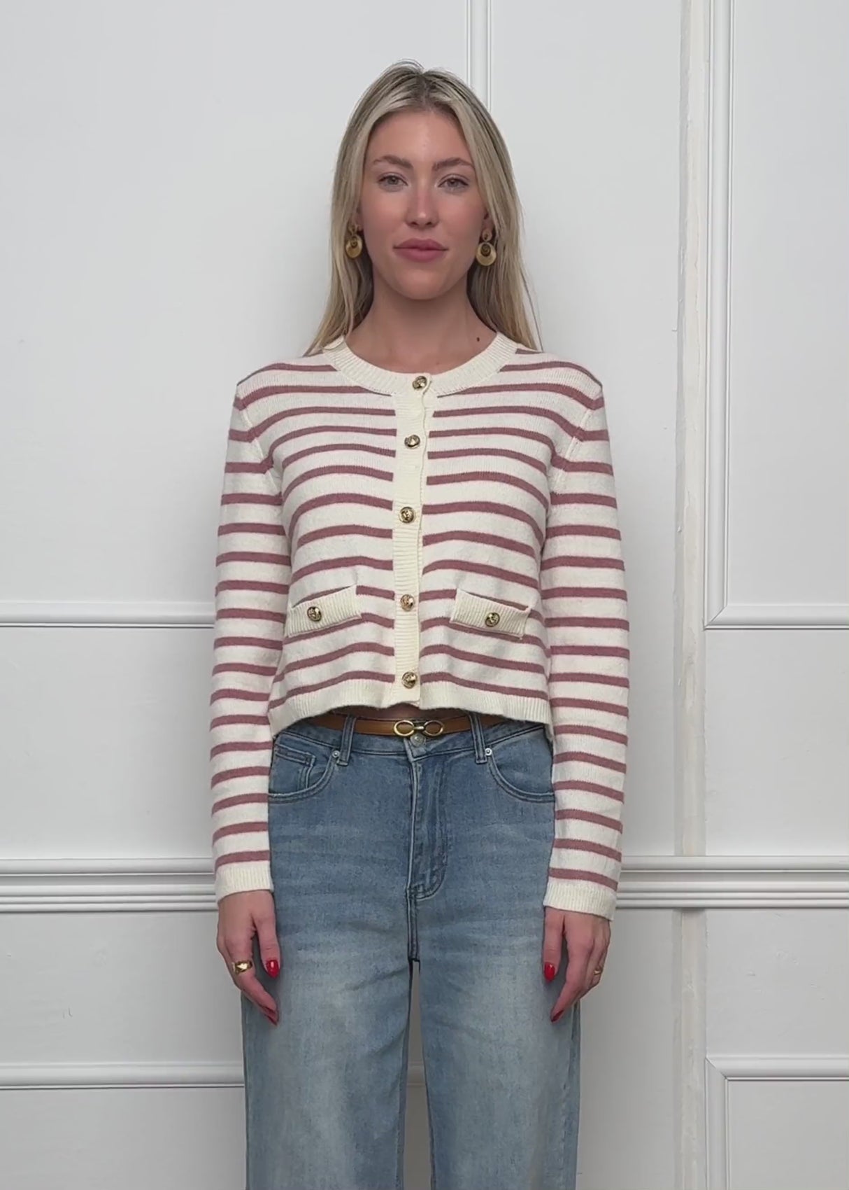 Elegante Strickjacke mit Streifenmuster - offwhite von SASSYCLASSY