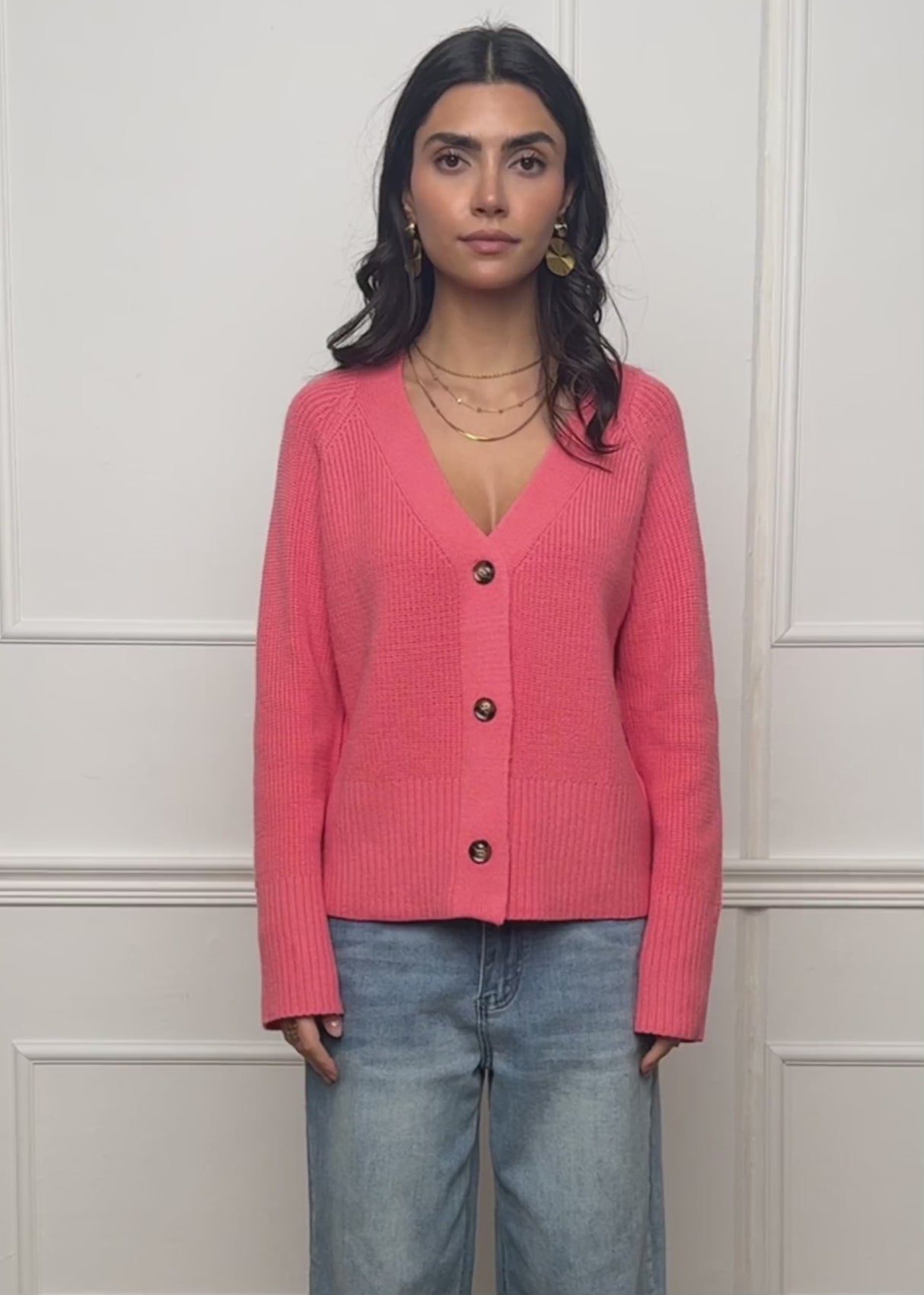 Gerippter Cardigan mit V-Ausschnitt - koralle von SASSYCLASSY