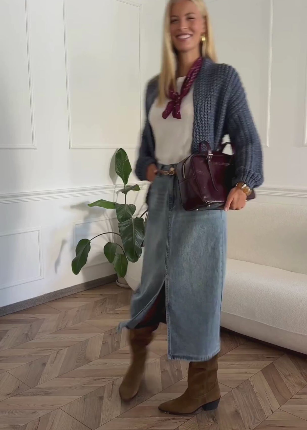 Open coarse -knitted cardigan - blue