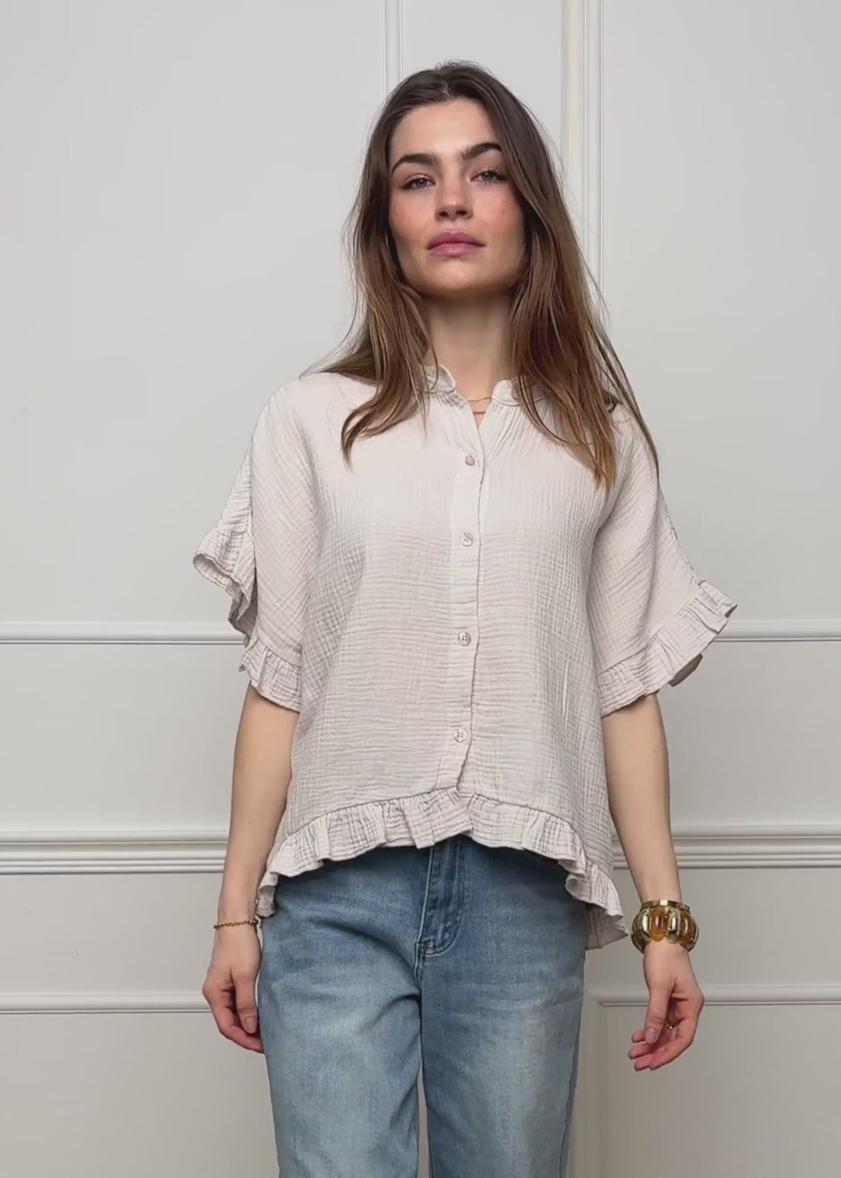 Musselin Bluse mit Rüschensaum - hellbeige von SASSYCLASSY