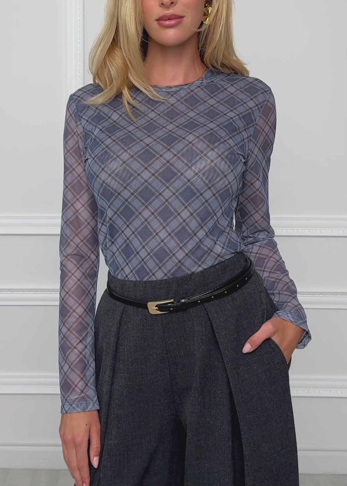 Mesh long-sleeved top with checked pattern - blue by SASSYCLASSY