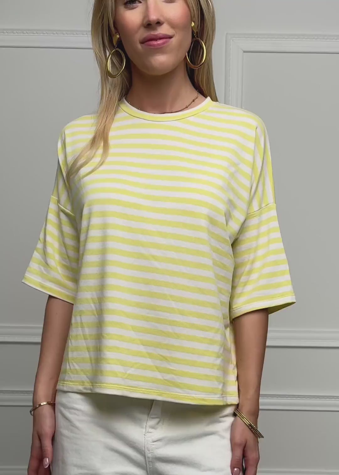 Oversize T-Shirt mit Streifen - gelb-weiß by SASSYCLASSY