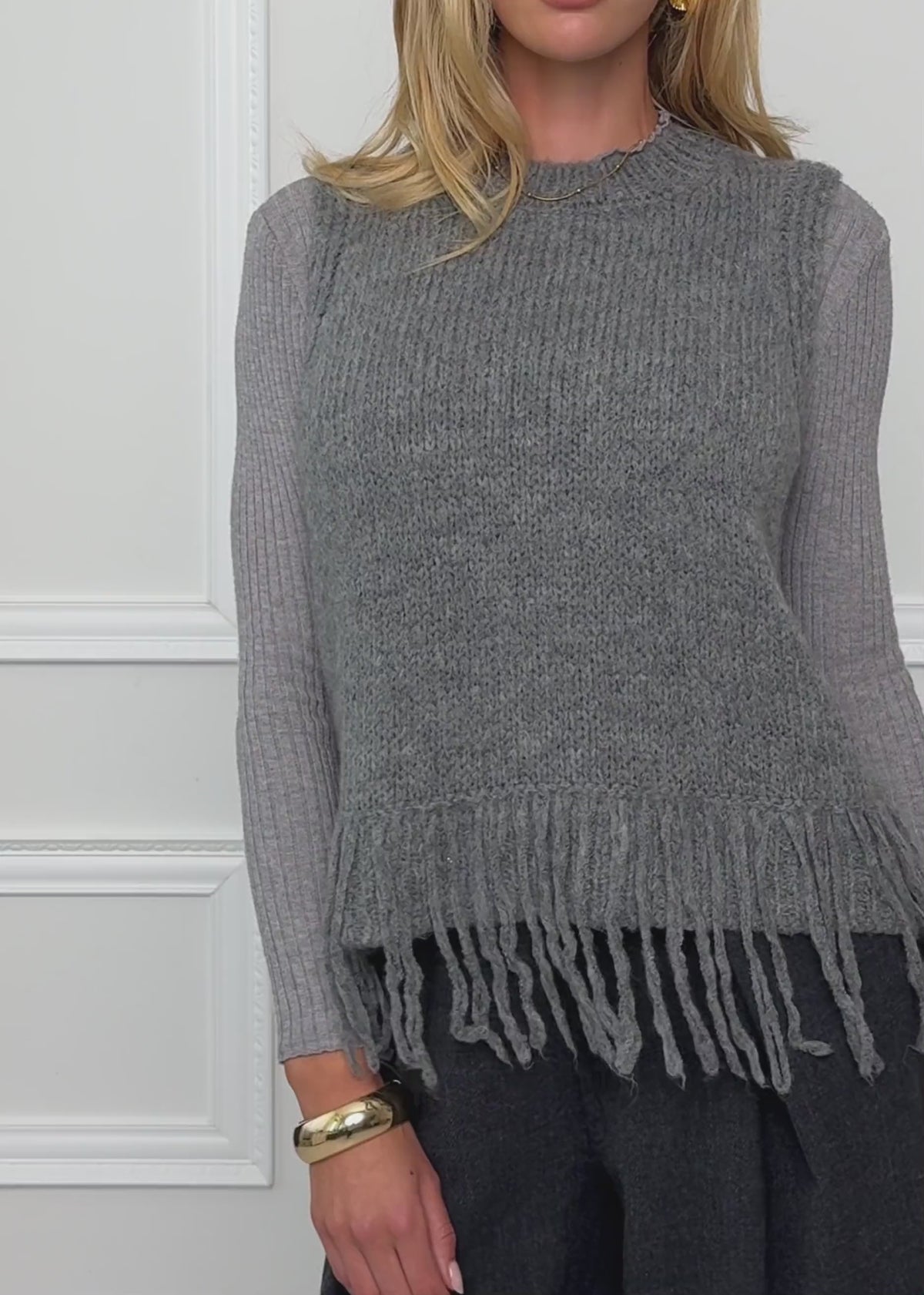 Sleeveless jumper with fringing - grey by SASSYCLASSY