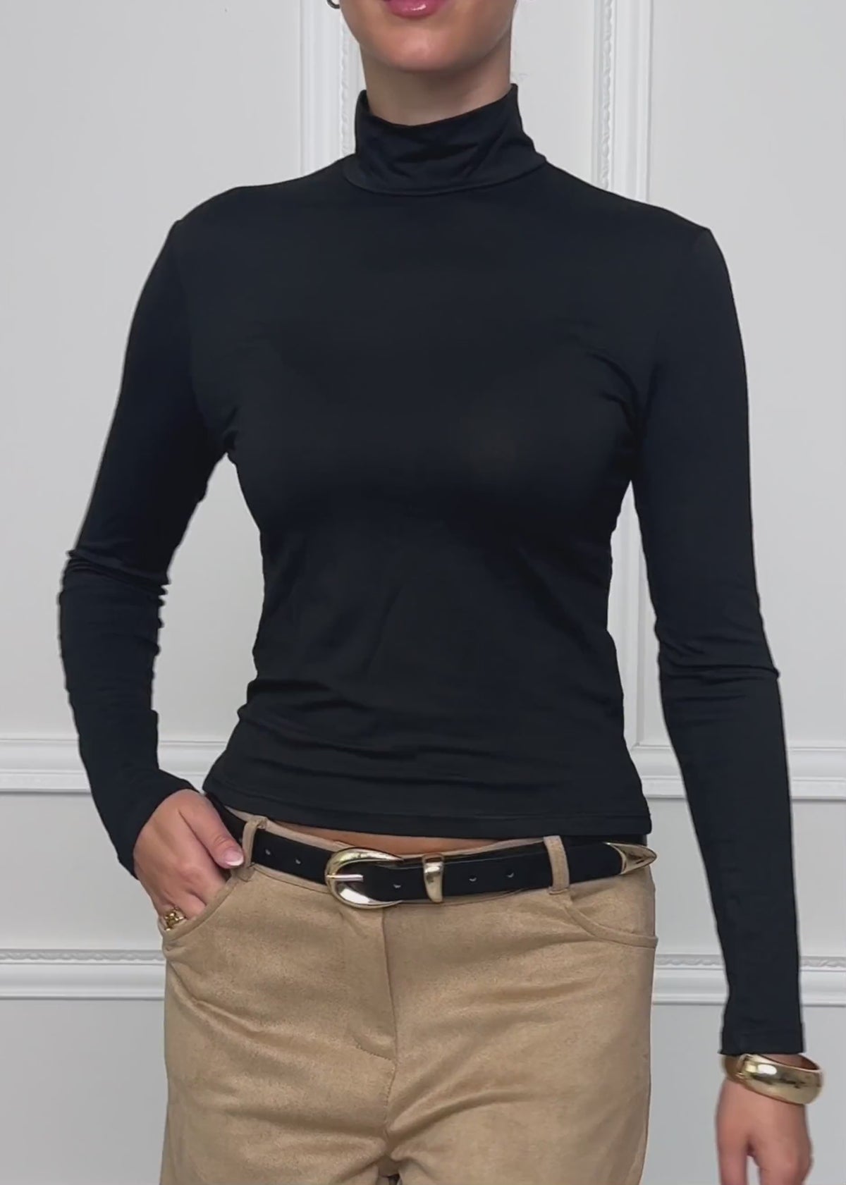 Long-sleeved top with roll neck - black by SASSYCLASSY