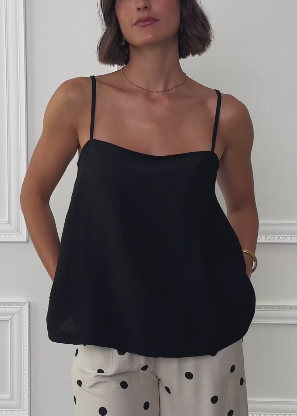 Ausgestelltes Trägertop - schwarz von SASSYCLASSY