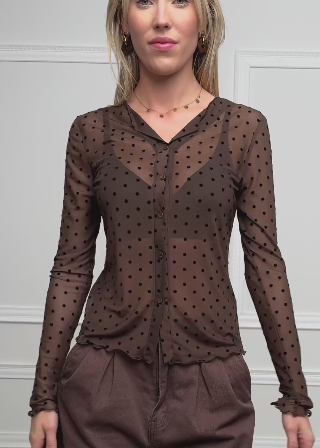 Mesh Langarmshirt mit Punktemuster - braun by SASSYCLASSY