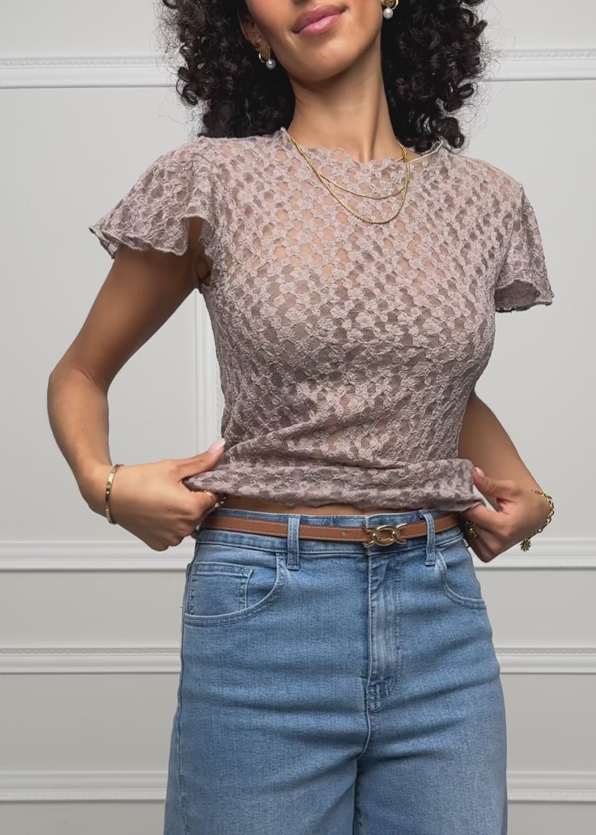 Spitzen T-Shirt mit Flügelärmel - taupe