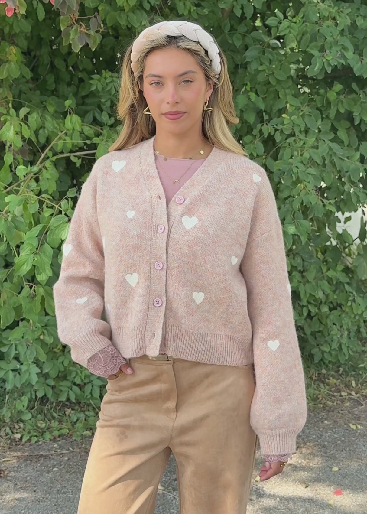 Cardigan mit weißen Herzen - beige by SASSYCLASSY