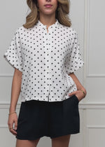 Kurzarm Musselin Bluse mit Punkten - weiß