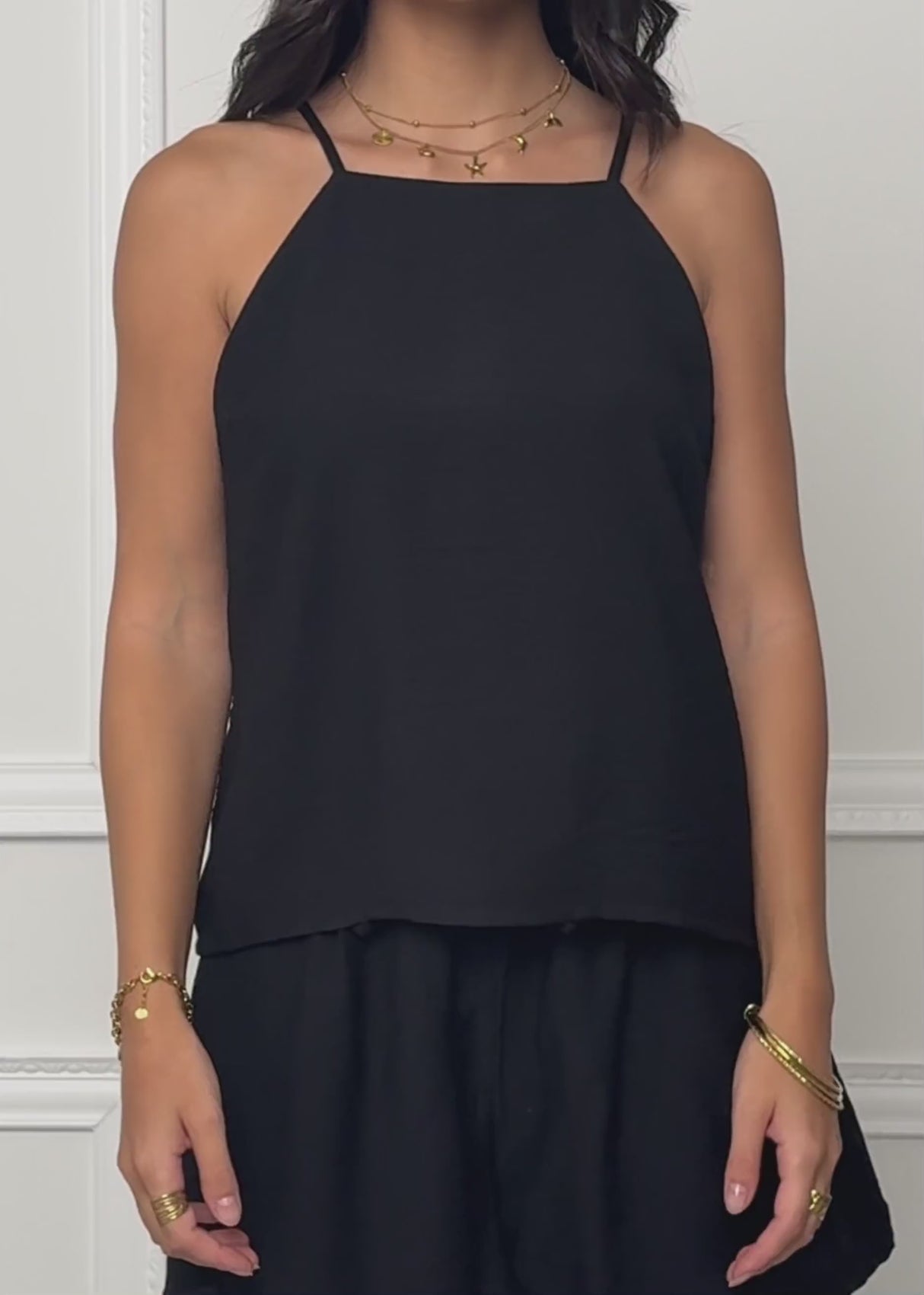 Viskose Top mit geradem Ausschnitt - schwarz von SASSYCLASSY
