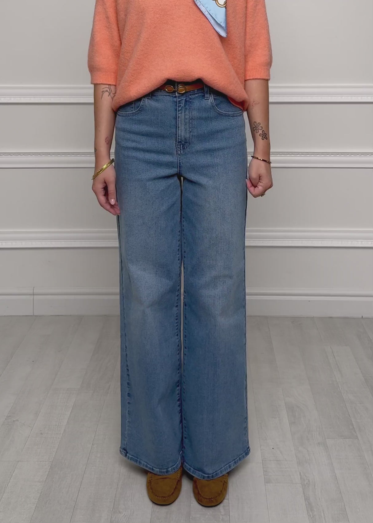 High Waist Jeans mit weitem Bein - hellblau by SASSYCLASSY