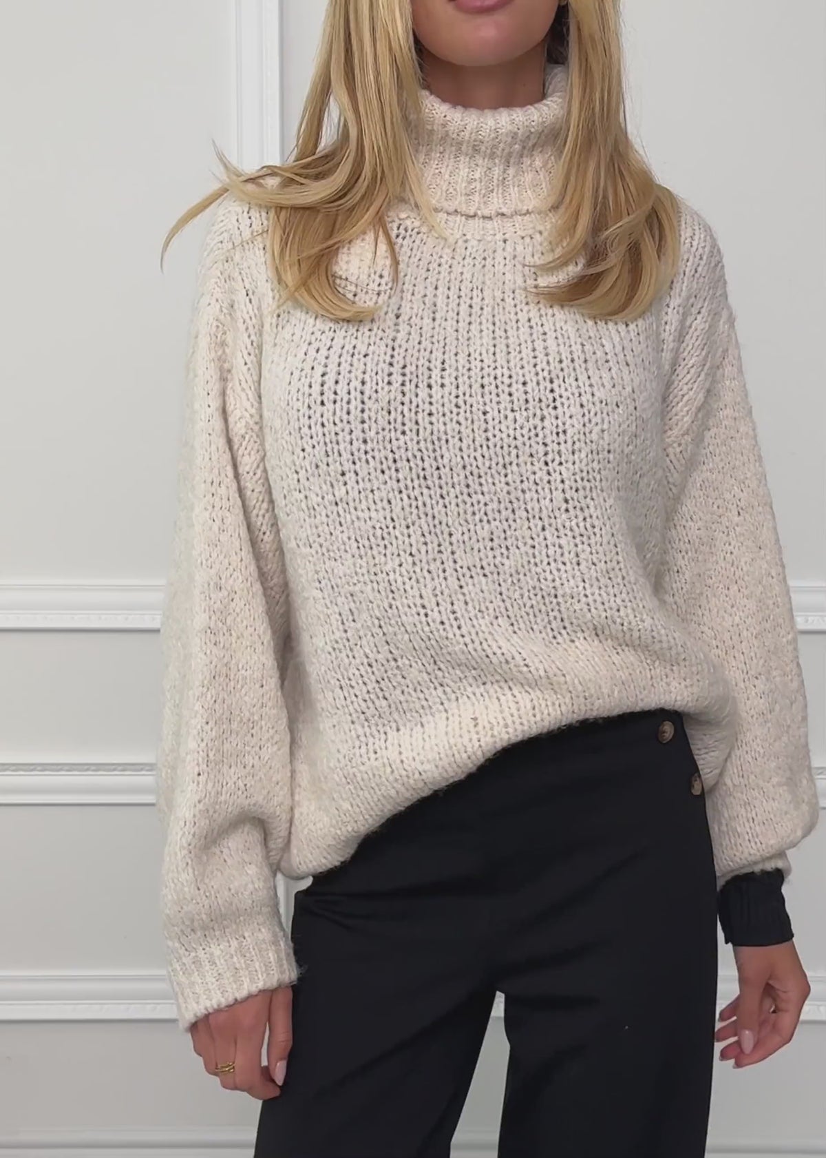 Chunky knit jumper with roll neck - off-white by SASSYCLASSY
