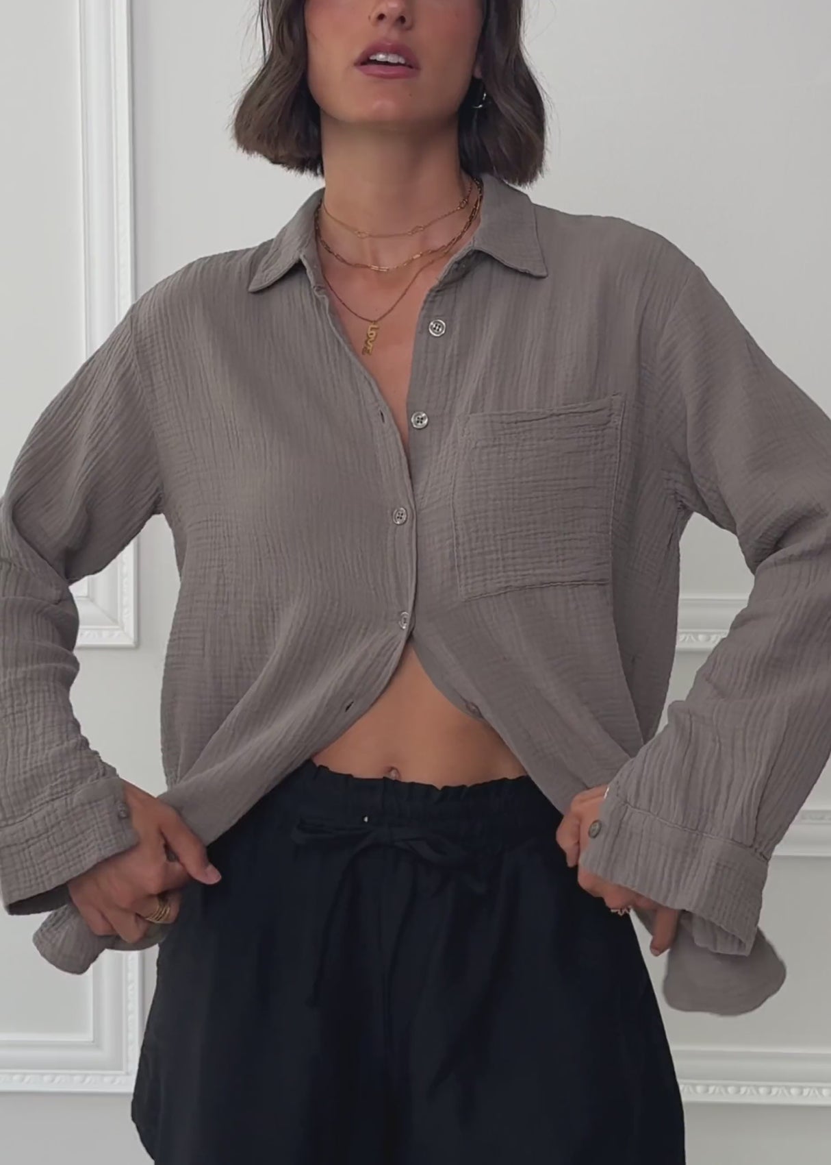 Musselin Hemdbluse - taupe by SASSYCLASSY
