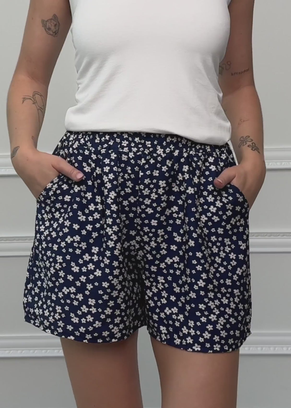 Shorts mit floralem Druck - blau von SASSYCLASSY