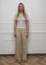 Hose mit weitem Bein und Rüschendetail - beige