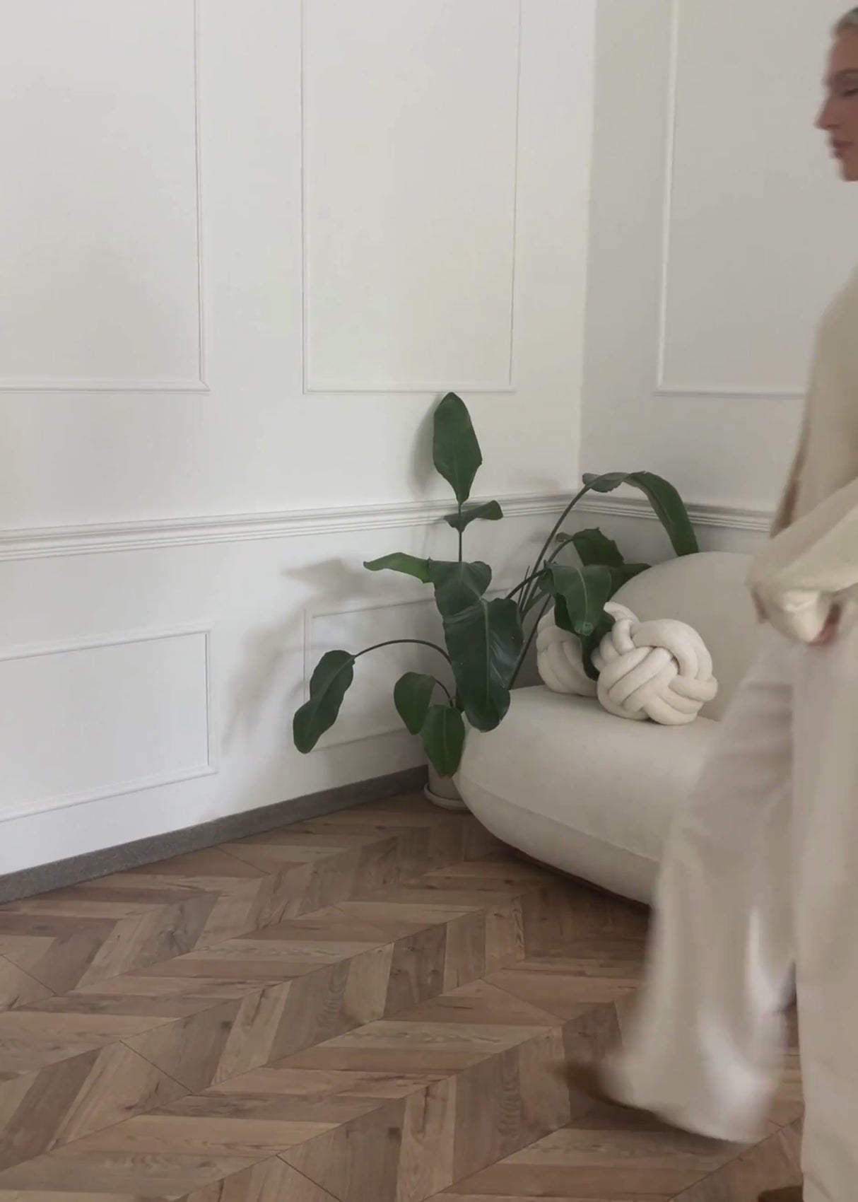 Cardigan with pearl buttons - light beige