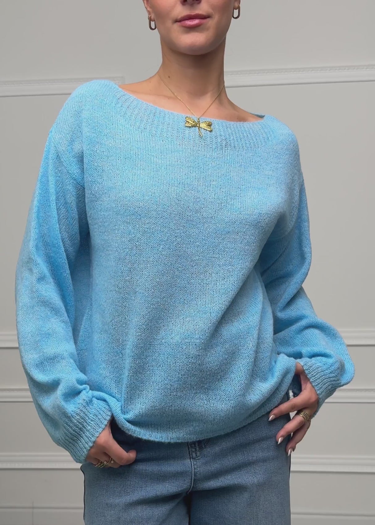 Leicht transparenter Feinstrickpullover - hellblau von SASSYCLASSY