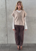 Slipover with V-neck - beige