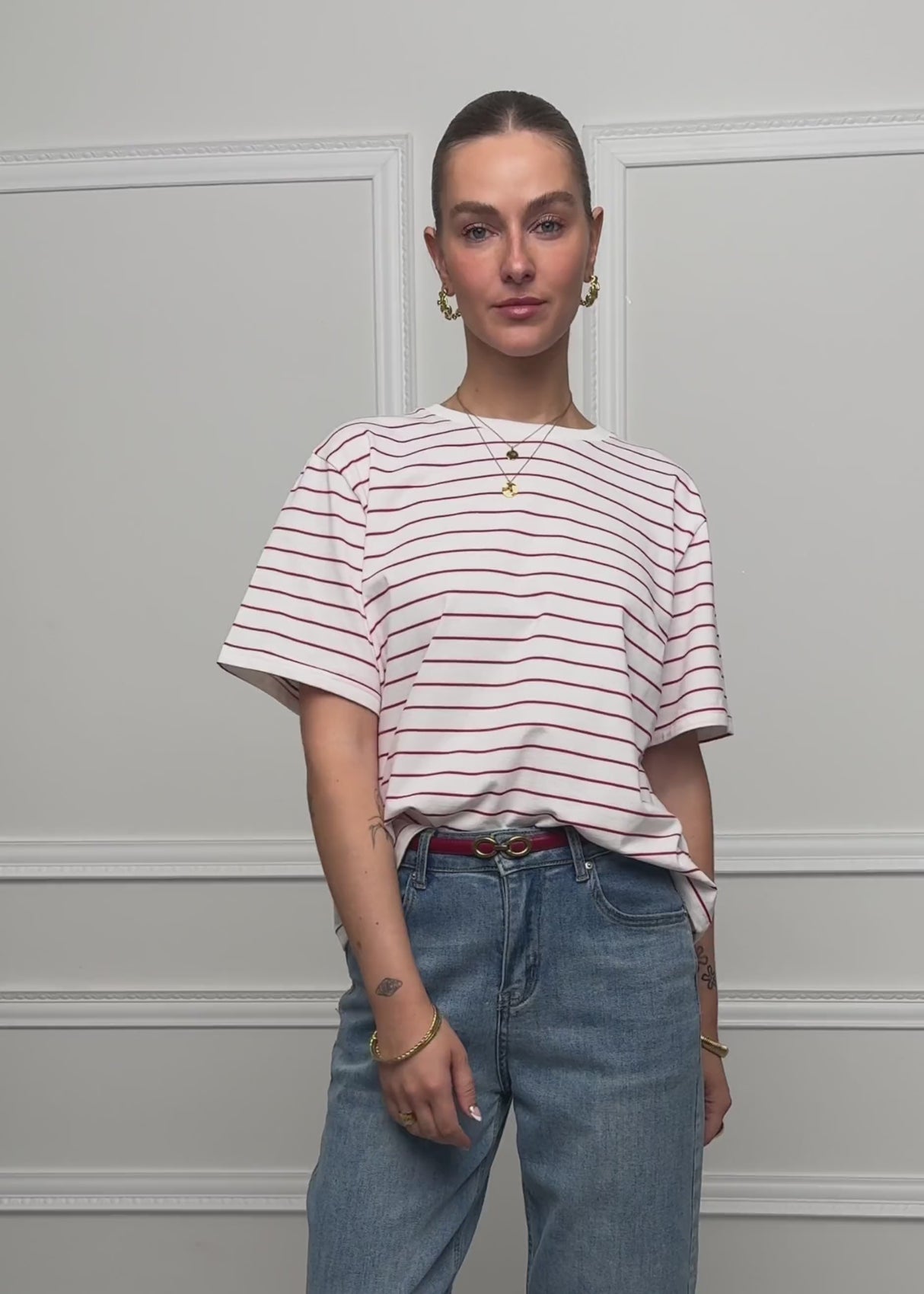 Gestreiftes T-Shirt - weiß von SASSYCLASSY