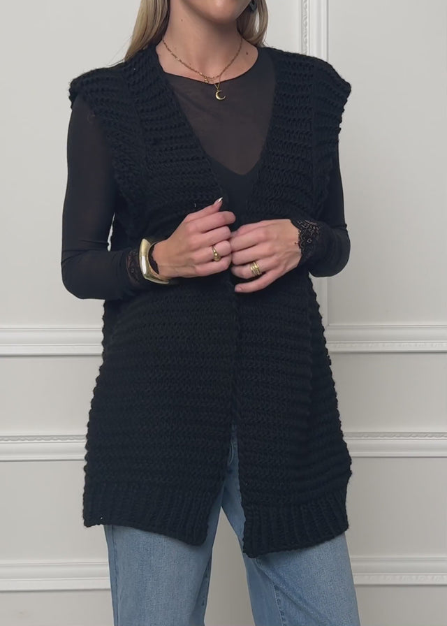 Long sleeveless waistcoat with textured shoulders - black by SASSYCLASSY